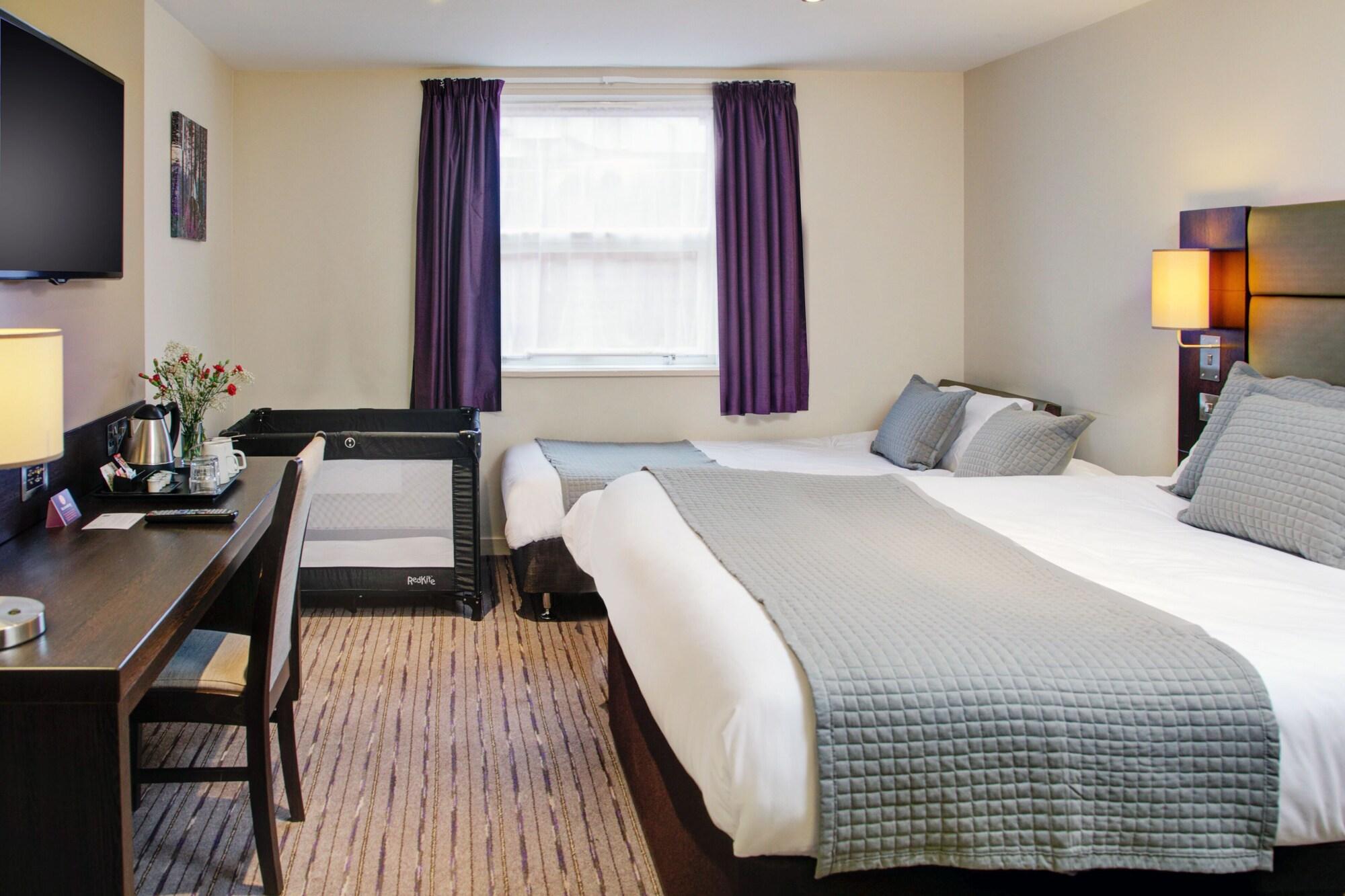 Premier Inn Huddersfield West Dış mekan fotoğraf