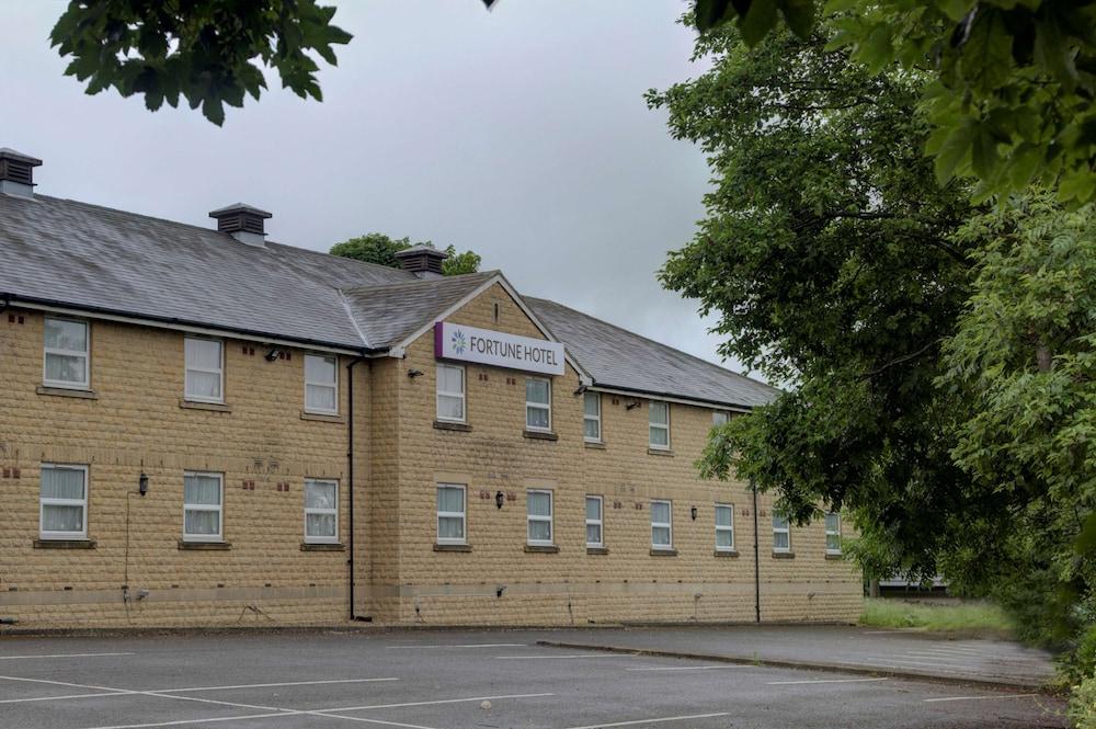 Premier Inn Huddersfield West Dış mekan fotoğraf